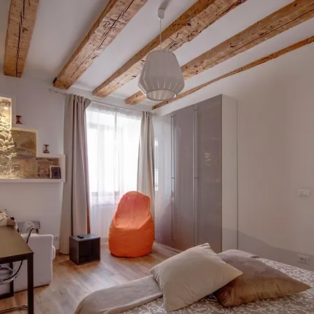 La Maison De Garage Apartamento