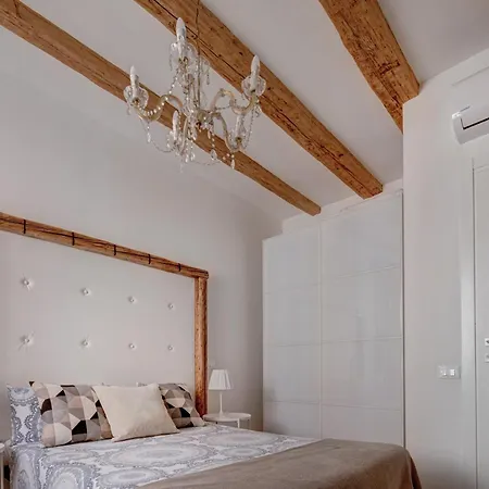 La Maison De Garage Apartamento