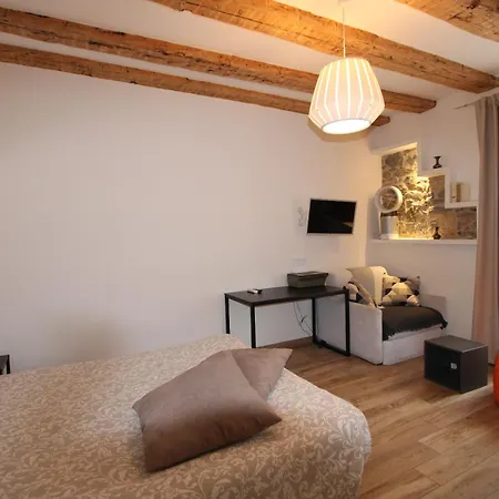 Apartment La Maison De Garage Trieste